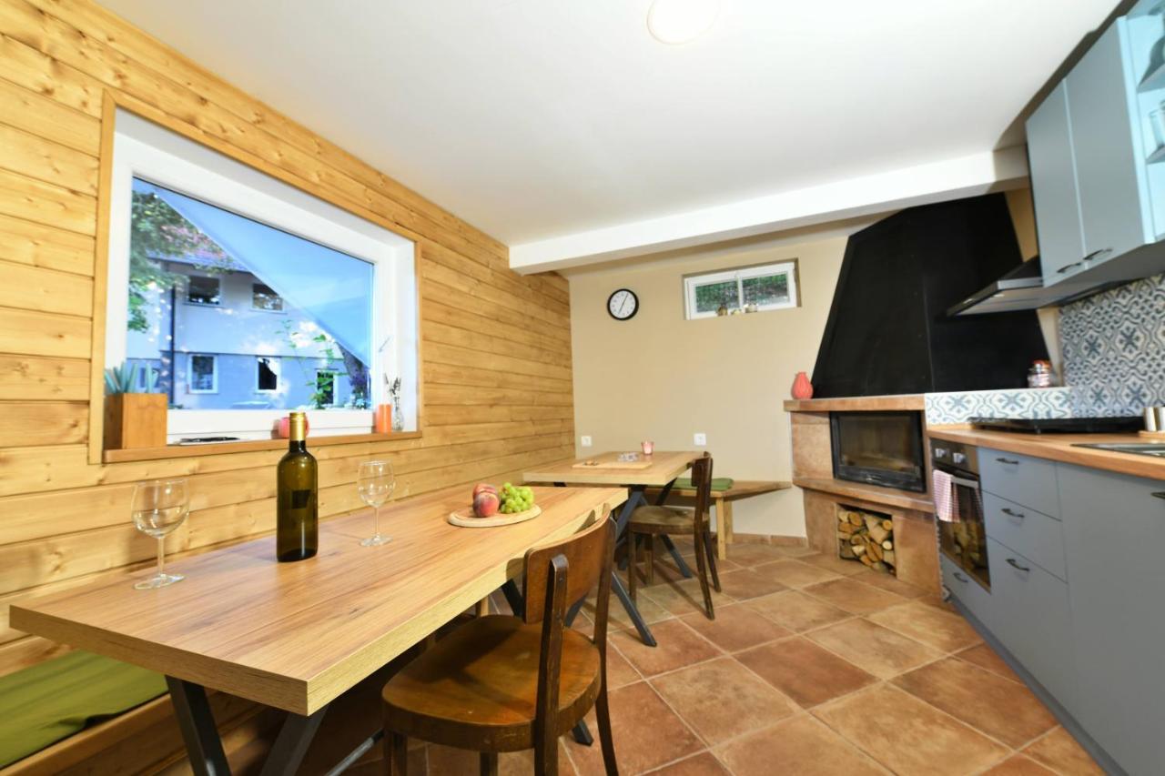 Apartmani Zagi Rakovica Bagian luar foto